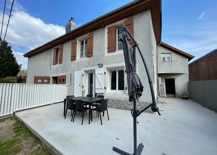 Logement Idealement Situe Sur La Voie Verte